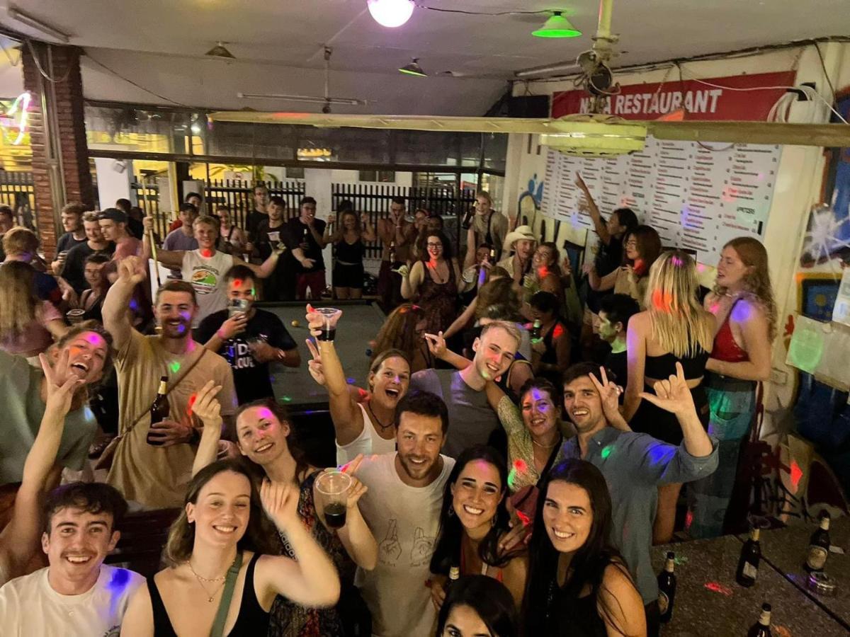 Nana Backpackers Hostel Vang Vieng Dış mekan fotoğraf