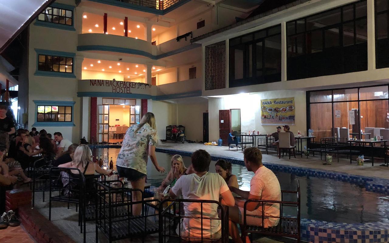 Nana Backpackers Hostel Vang Vieng Dış mekan fotoğraf