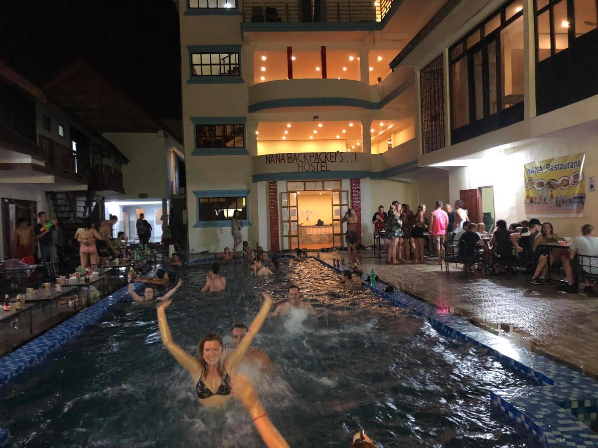 Nana Backpackers Hostel Vang Vieng Dış mekan fotoğraf