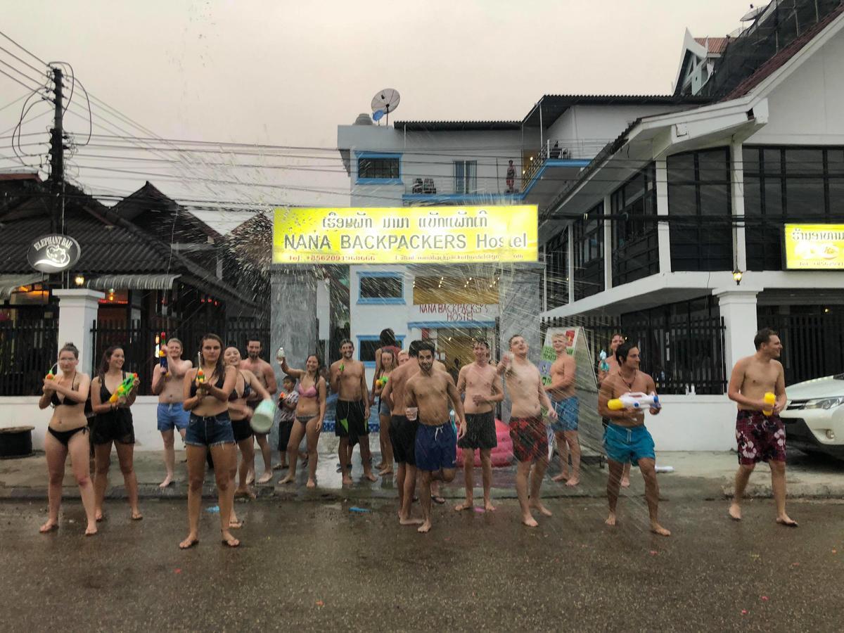 Nana Backpackers Hostel Vang Vieng Dış mekan fotoğraf