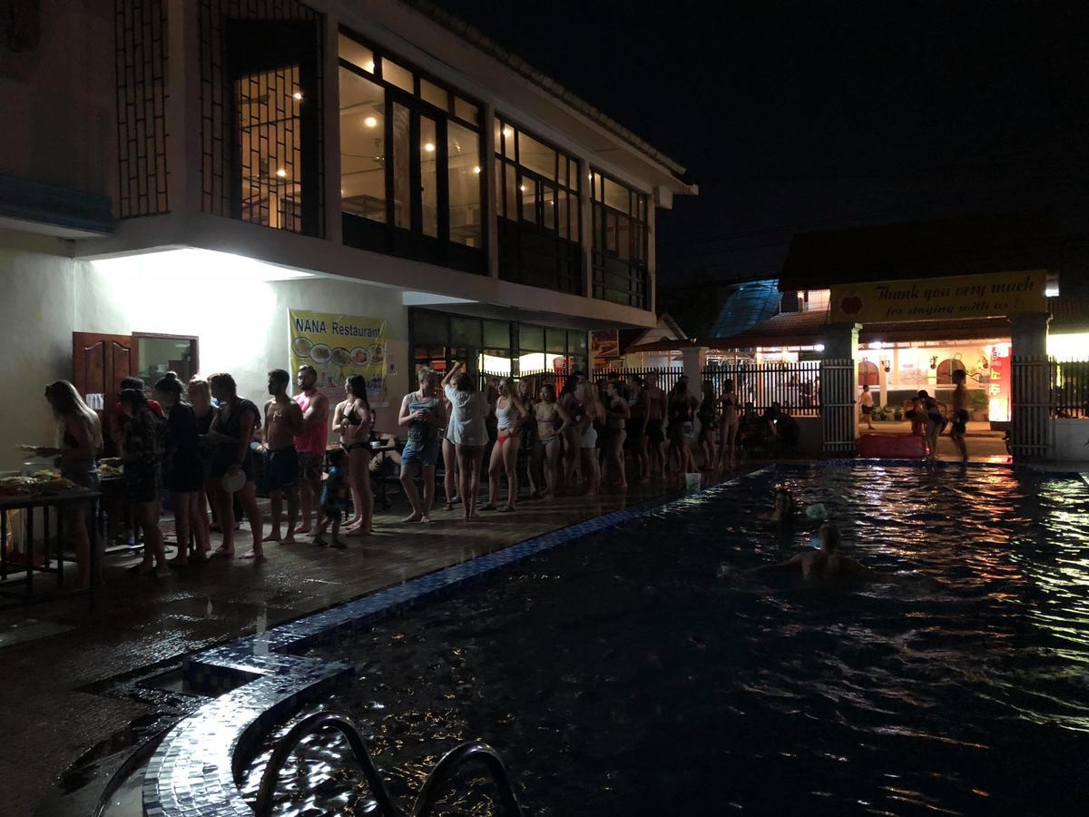 Nana Backpackers Hostel Vang Vieng Dış mekan fotoğraf