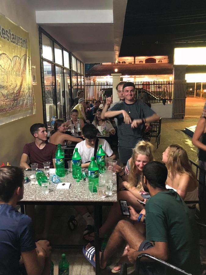 Nana Backpackers Hostel Vang Vieng Dış mekan fotoğraf