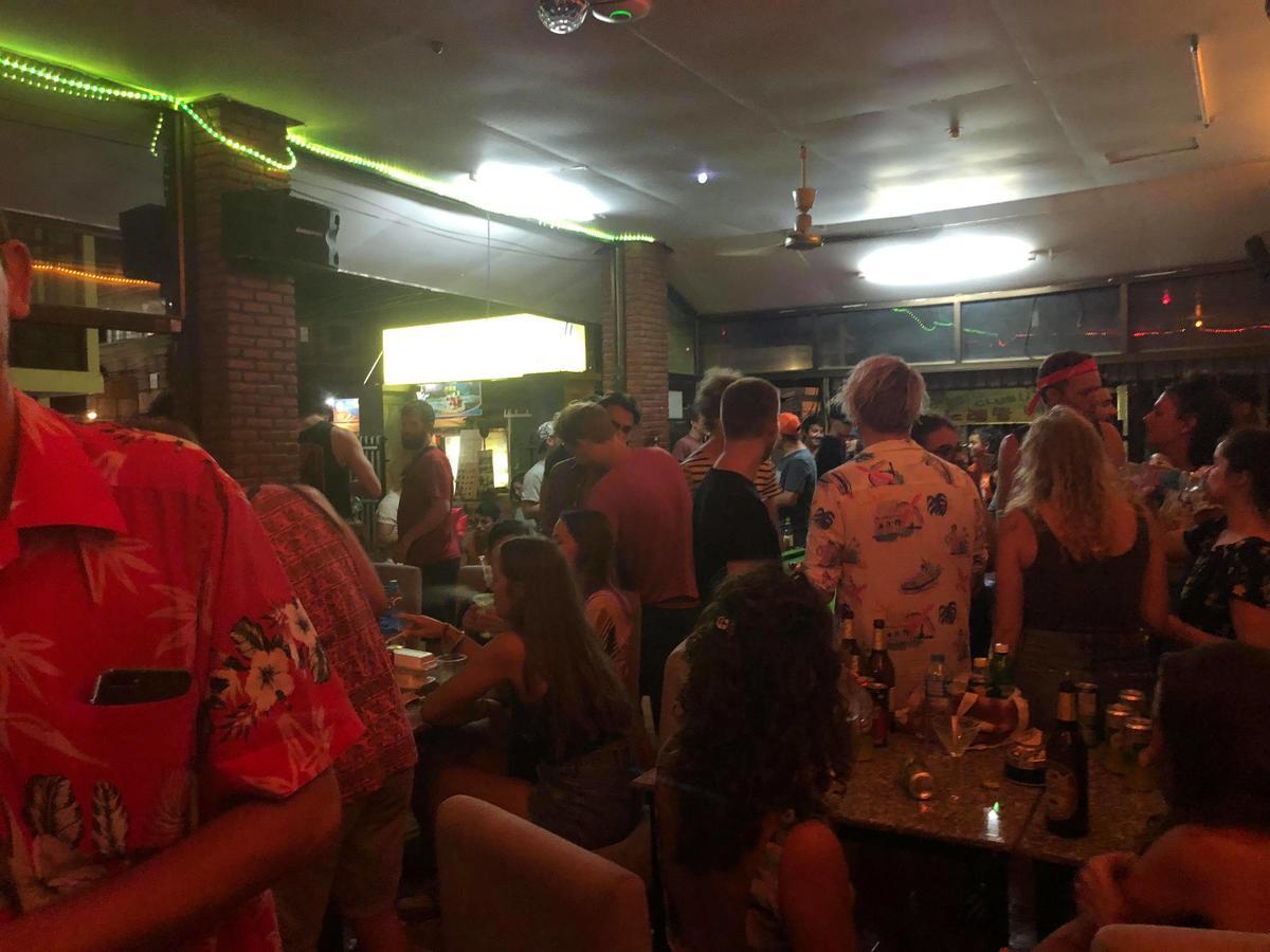 Nana Backpackers Hostel Vang Vieng Dış mekan fotoğraf
