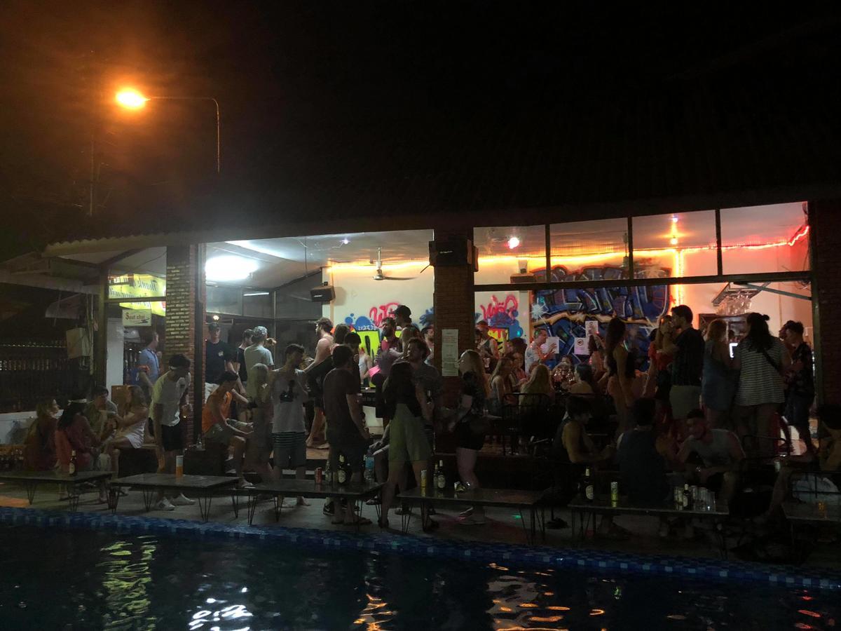 Nana Backpackers Hostel Vang Vieng Dış mekan fotoğraf