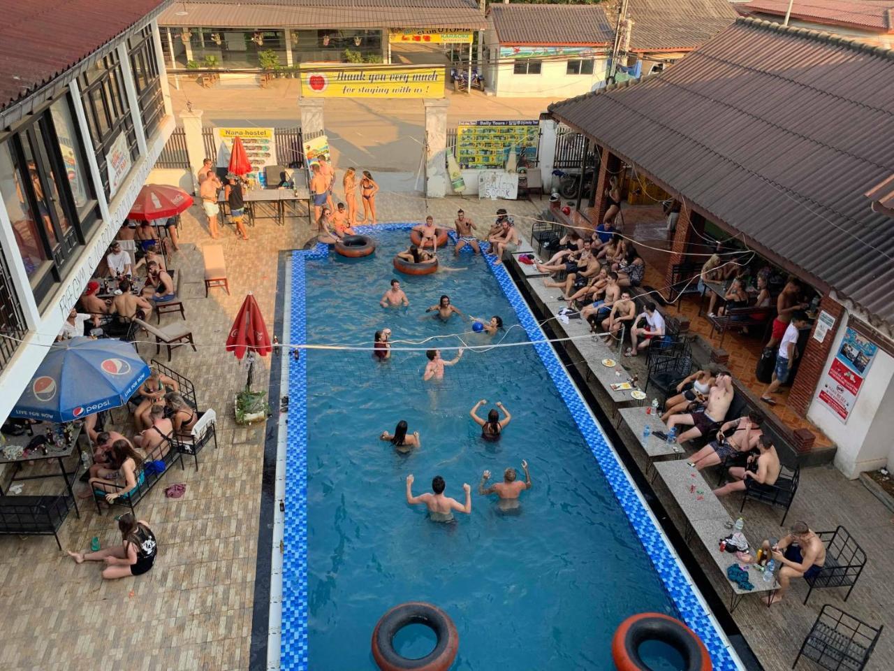 Nana Backpackers Hostel Vang Vieng Dış mekan fotoğraf