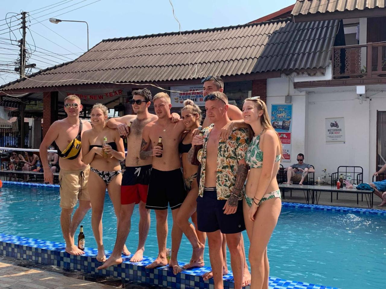 Nana Backpackers Hostel Vang Vieng Dış mekan fotoğraf
